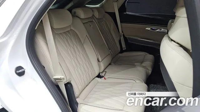Genesis GV70 2.5T Бензин AWD — Фото автомобиля 30