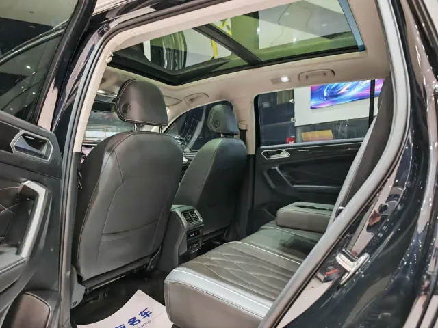 Volkswagen Tiguan L — Фото автомобиля 7