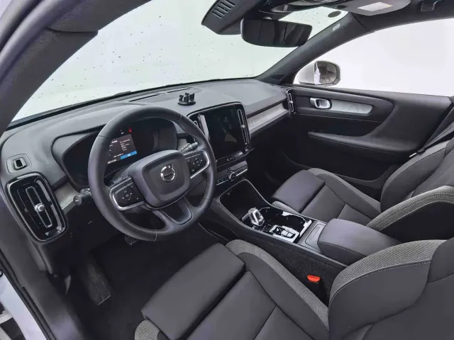 Volvo XC40 — Фото автомобиля 15
