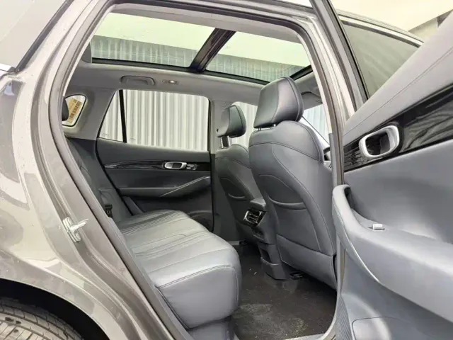 Geely Galaxy E5 — Фото автомобиля 15