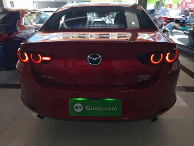 Mazda Axela — Фото автомобиля 5