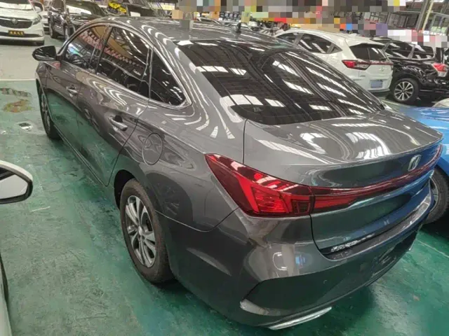 Changan Eado — Фото автомобиля 4