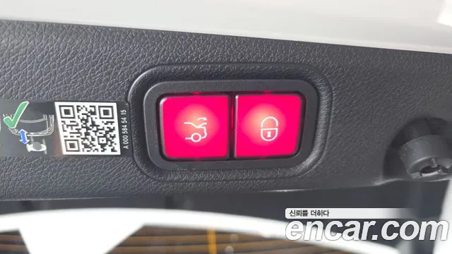 Mercedes-Benz E-Class — Фото автомобиля 27