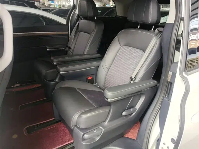 GAC Trumpchi M8 — Фото автомобиля 16