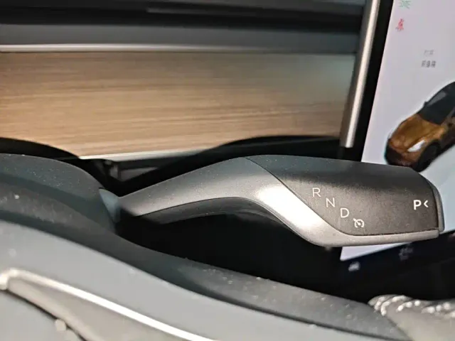 Tesla Model Y 2022 Facelift Long Range All-Wheel Drive Version — Фото автомобиля 18