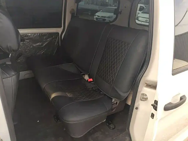 Wuling Hongguang V — Фото автомобиля 12