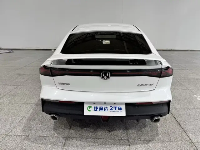 Changan UNI-V — Фото автомобиля 18