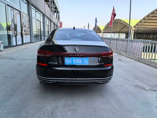 Volkswagen Passat — Фото автомобиля 5