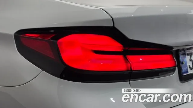 BMW 5 Series G30 — Фото автомобиля 8