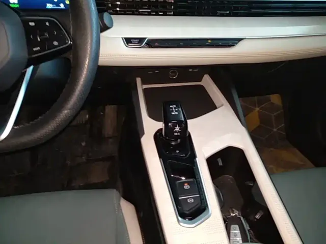 Geely Emgrand L — Фото автомобиля 13