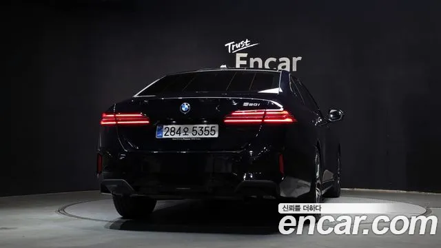 BMW 5-Series — Фото автомобиля 4
