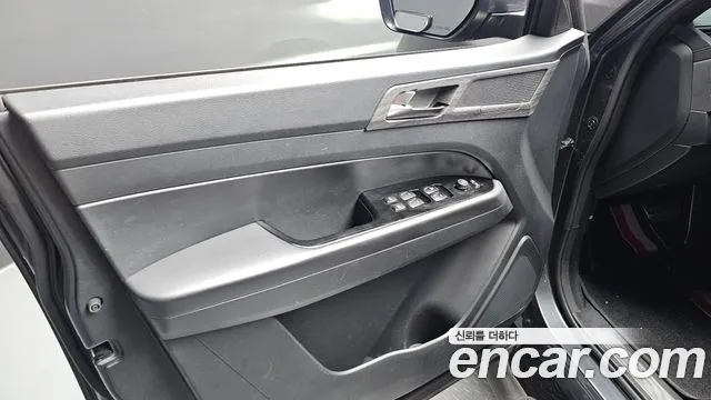 KG_Mobility_Ssangyong Rexton Новый Rexton Sport Khan Дизель 2.2 4WD — Фото автомобиля 24