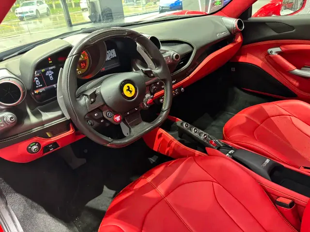 Ferrari F8 — Фото автомобиля 3