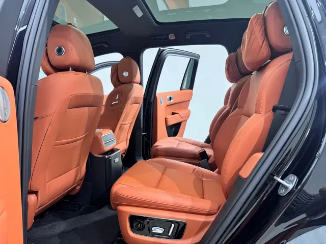Li Auto L8 — Фото автомобиля 10