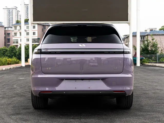 Li Auto L7 — Фото автомобиля 4