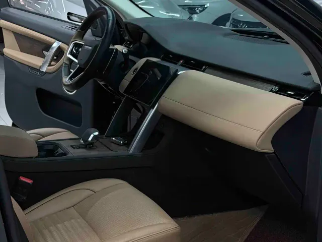 Land Rover Discovery Sport — Фото автомобиля 9