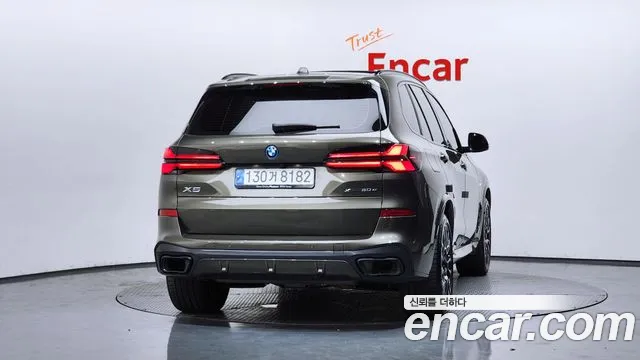Фотография автомобиля — BMW X5