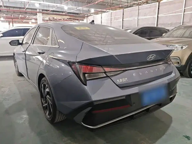 Hyundai Elantra — Фото автомобиля 4
