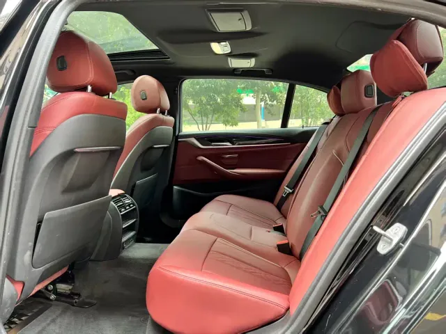 BMW 5 Series — Фото автомобиля 7