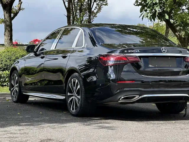 Mercedes-Benz E-Class — Фото автомобиля 7