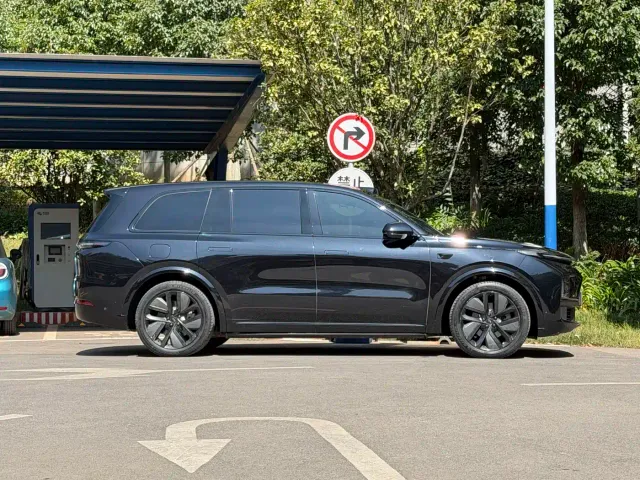 Li Auto L9 — Фото автомобиля 4