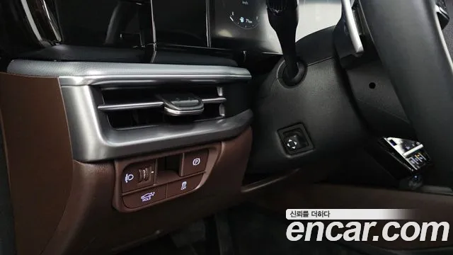 Hyundai Grandeur Grandeur (GN7) 2.5 Бензин 2WD — Фото автомобиля 18