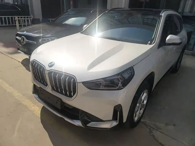Фотография автомобиля — BMW X1