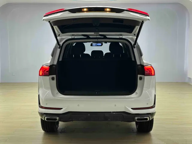 Roewe RX5 Max — Фото автомобиля 8