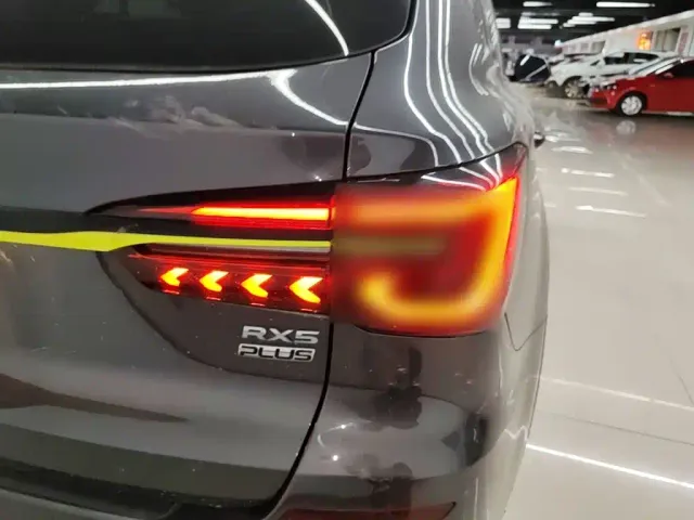 Roewe RX5 — Фото автомобиля 7