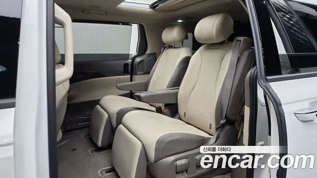 Kia Carnival 4th Gen — Фото автомобиля 16