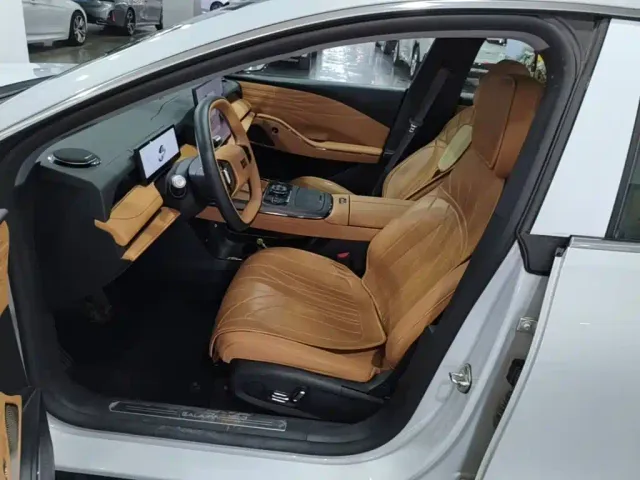 Geely Galaxy Xingyao 8 — Фото автомобиля 14