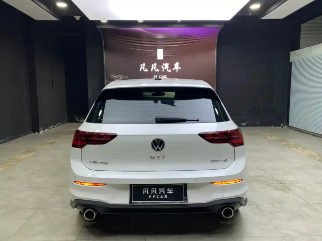 Volkswagen Golf GTI — Фото автомобиля 8