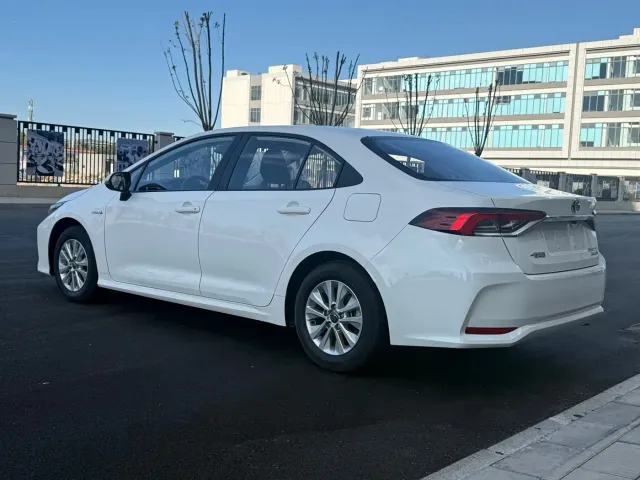 Toyota Corolla — Фото автомобиля 6