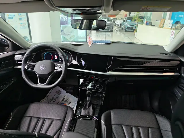 Volkswagen Passat — Фото автомобиля 5