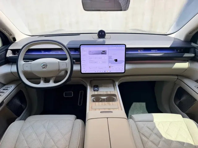 Nio ES8 — Фото автомобиля 18
