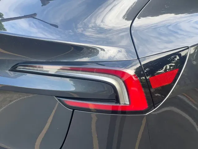 Tesla Model 3 — Фото автомобиля 14