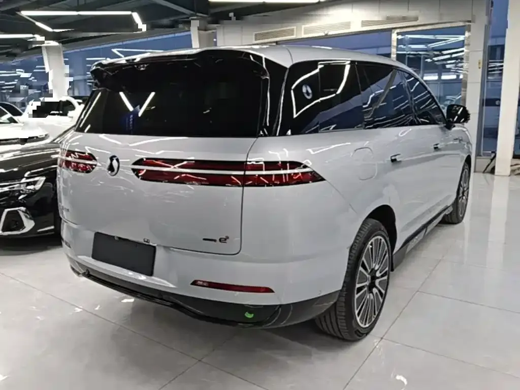 Denza Denza N8L 2025 Standard — Фото автомобиля 6