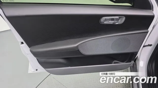 Hyundai Ioniq 6 — Фото автомобиля 13