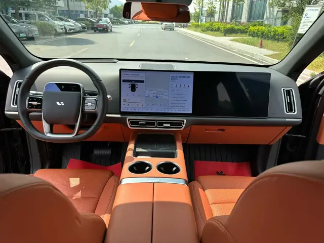 Li Auto L6 — Фото автомобиля 5