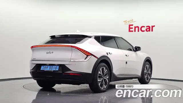 Kia EV6 — Фото автомобиля 2