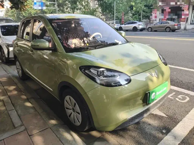 Wuling Bingo — Фото автомобиля 3