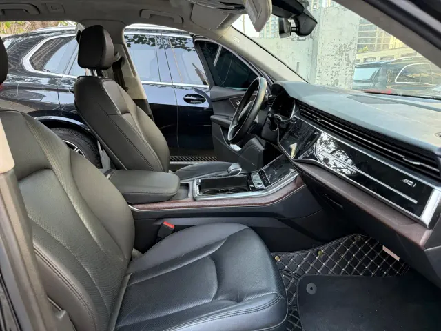 Audi Q7 — Фото автомобиля 22