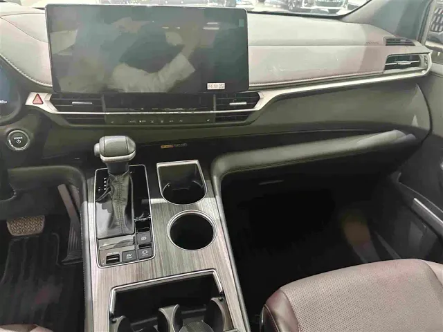 Toyota Granvia — Фото автомобиля 10