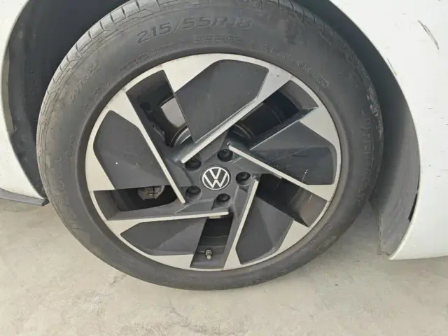 Volkswagen ID.3 — Фото автомобиля 6