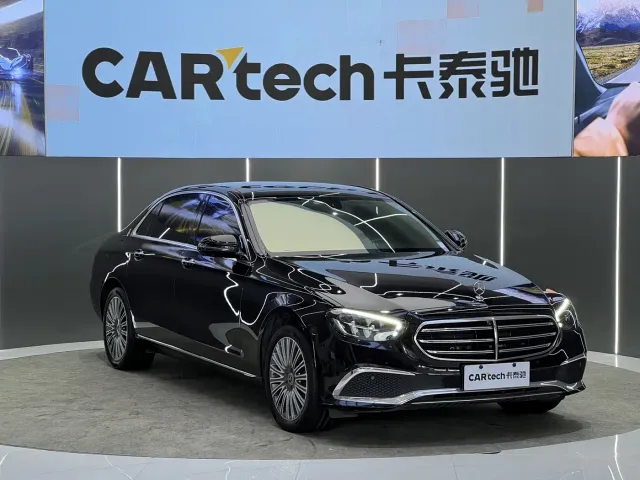 Mercedes-Benz E-Class — Фото автомобиля 3