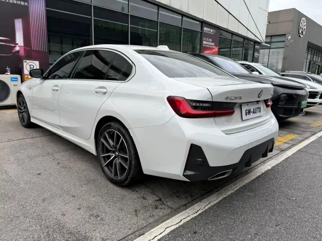 BMW 3 Series — Фото автомобиля 9