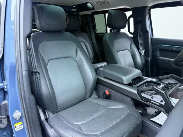 Land Rover Defender — Фото автомобиля 29