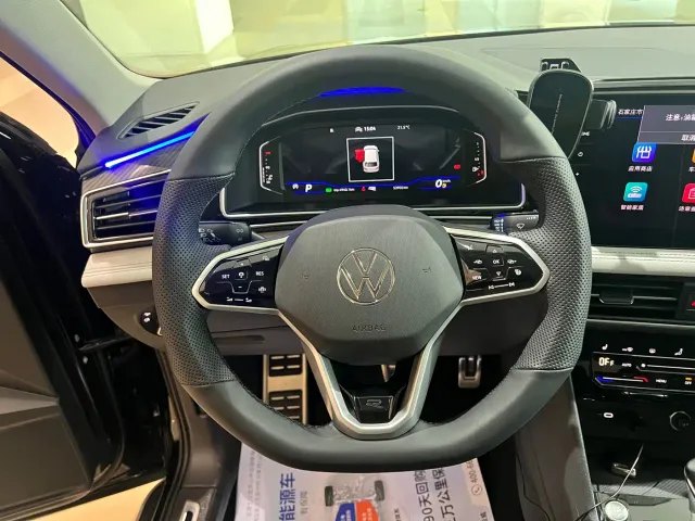 Volkswagen Tiguan L — Фото автомобиля 10