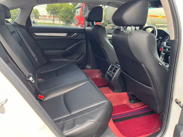 Honda Accord — Фото автомобиля 15