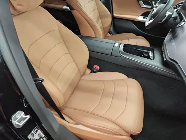 Mercedes-Benz E-Class — Фото автомобиля 24